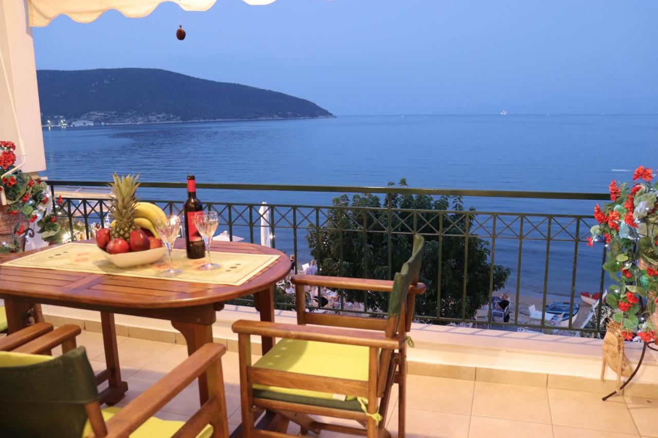 Sea And Sun Apartment Nea Peramos  Exterior photo